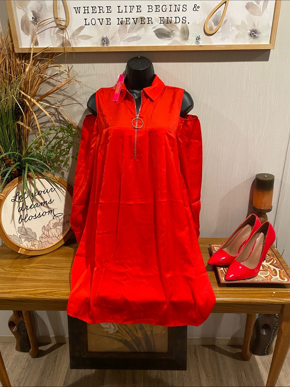Catherine Malandrino Red Cold-Shoulder Shift Dress with Ring Zip